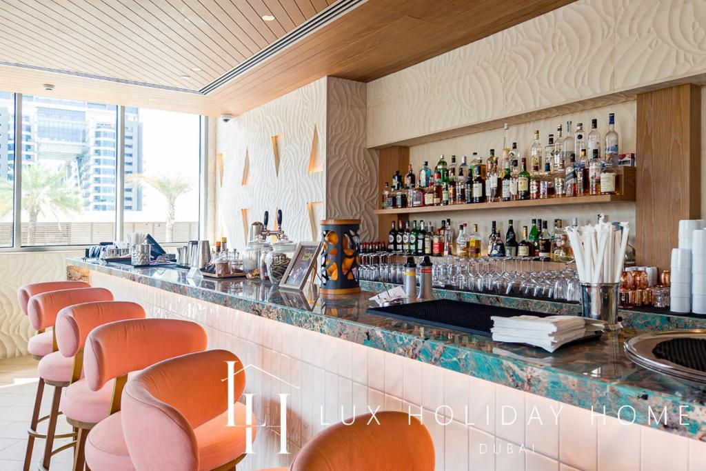 Lux Iconic Views At The Palm Tower Suite 2 Dubai Exterior photo