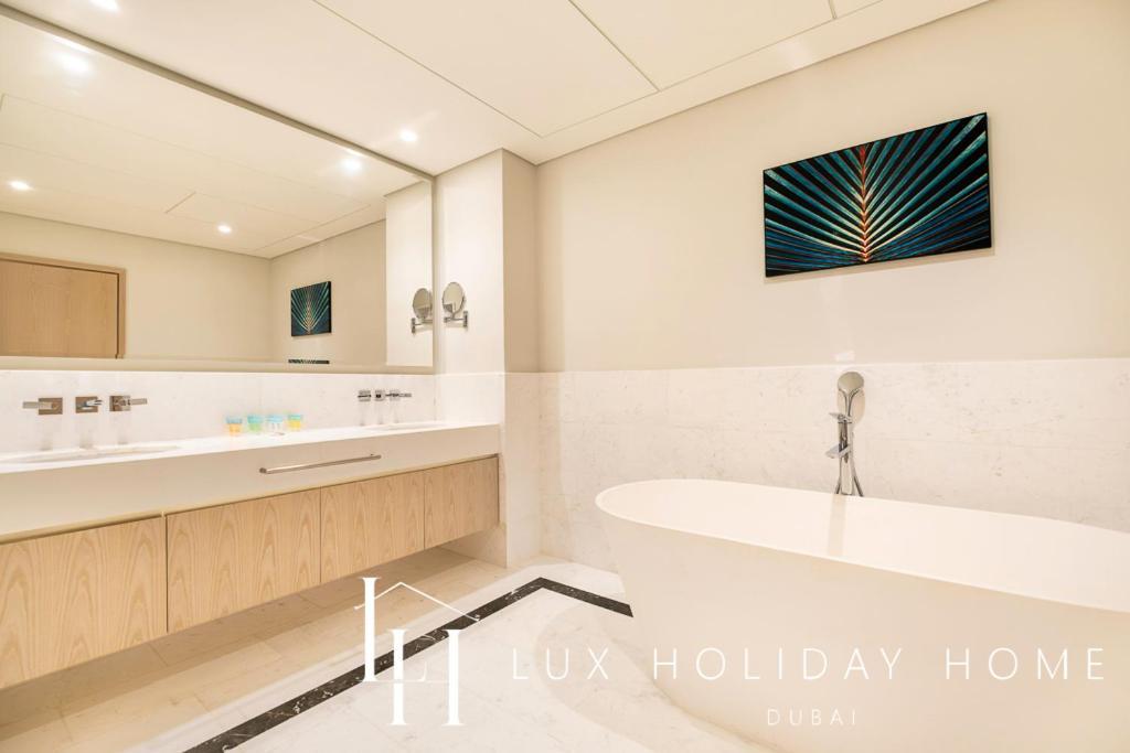 Lux Iconic Views At The Palm Tower Suite 2 Dubai Exterior photo